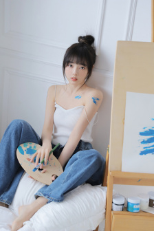 开襟旗袍做双人运动