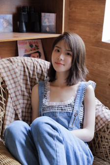 校园女生模拟器